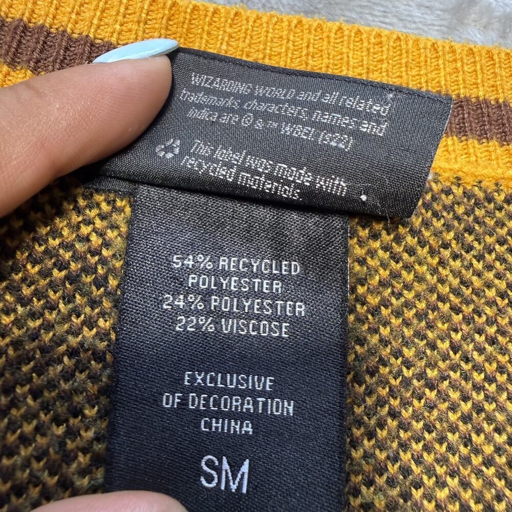 Harry Potter Women's Small Loyal Hufflepuff Cardigan Sweater Boxed Lunch - Picture 8 of 13